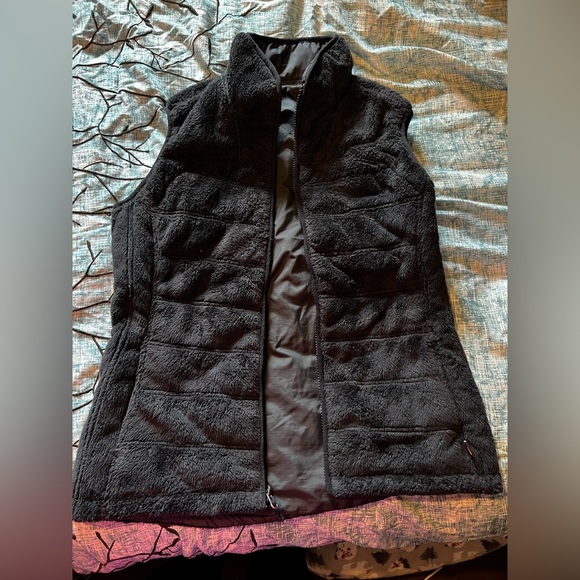 Women’s Reversible North Face Vest - Picture 4 of 6